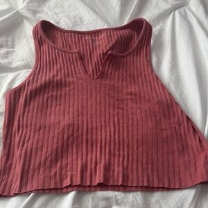 American Eagle Outfitters Ribbed V-Notch Cropped Tank in Dusty Rose